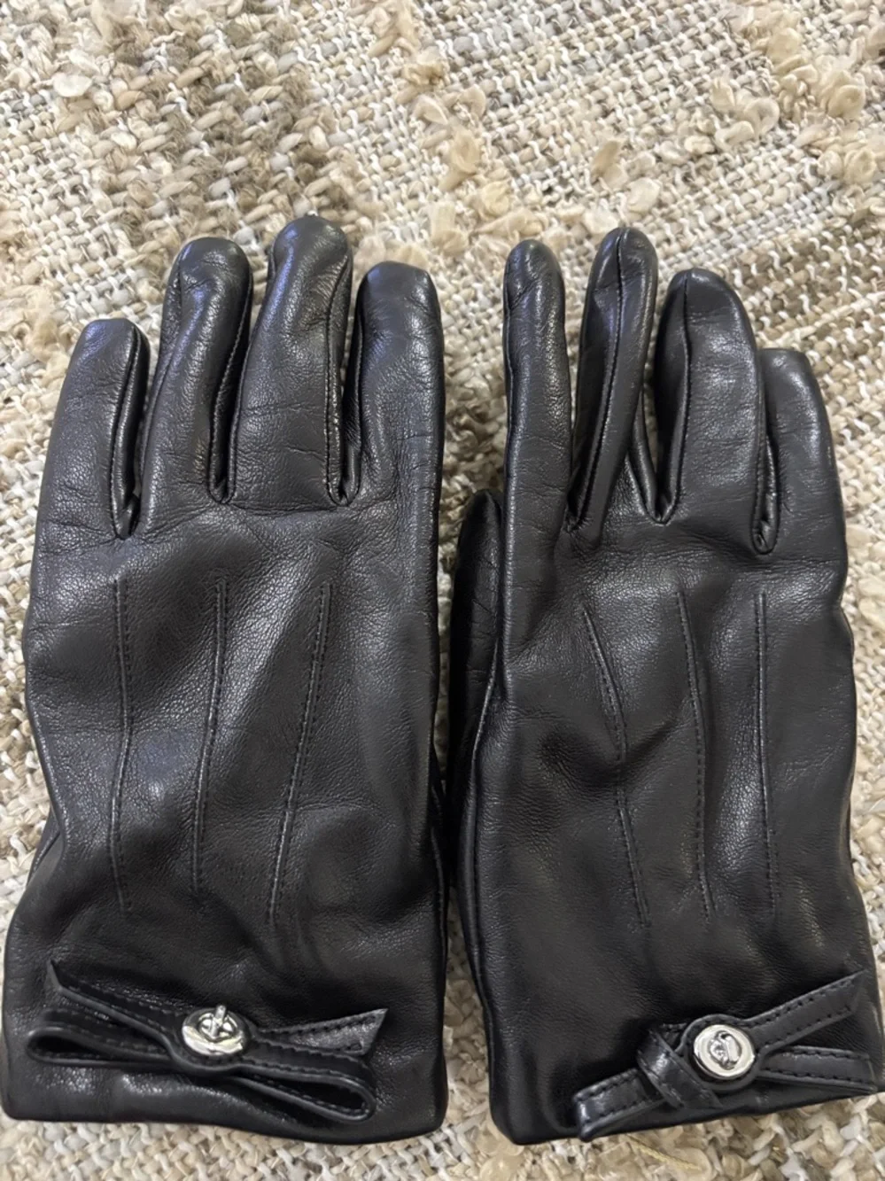 Coach‎ Classic Black Turnlock Bow Black Leather Wool Lined Women's Gloves Size 8